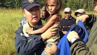 Loialitate fara margini: cum a salvat un caine o fetita ratacita in padurile Siberiei