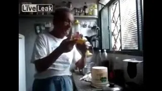 Legatura incredibila dintre un barbat  si o pasare salbatica