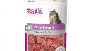 Recompense pentru pisici, Truly, mini inimi cu pui si peste, Low fat, 50g
