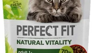 PERFECT FIT Natural Vitality 1+  hrana uscata pentru pisici adulte cu carne de vita si pui 650 g