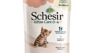 Hrana pisoi 0-6 luni cu pui SCHESIR Kitten Care pasta cremoasa 150 g